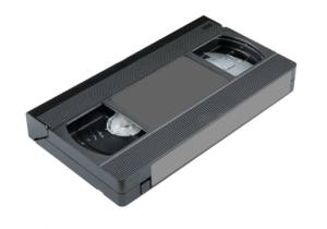 Videocassetta Disney VHS con rombo nero, simbolo di valore collezionistico elevato.